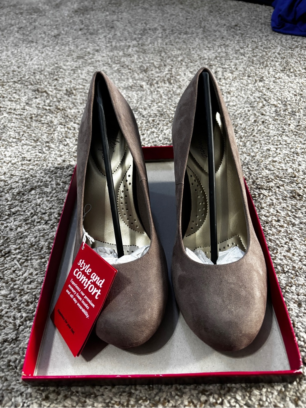 NWOT dexflex comfort Mauve Suede-Look Women's Pump 9.5 W